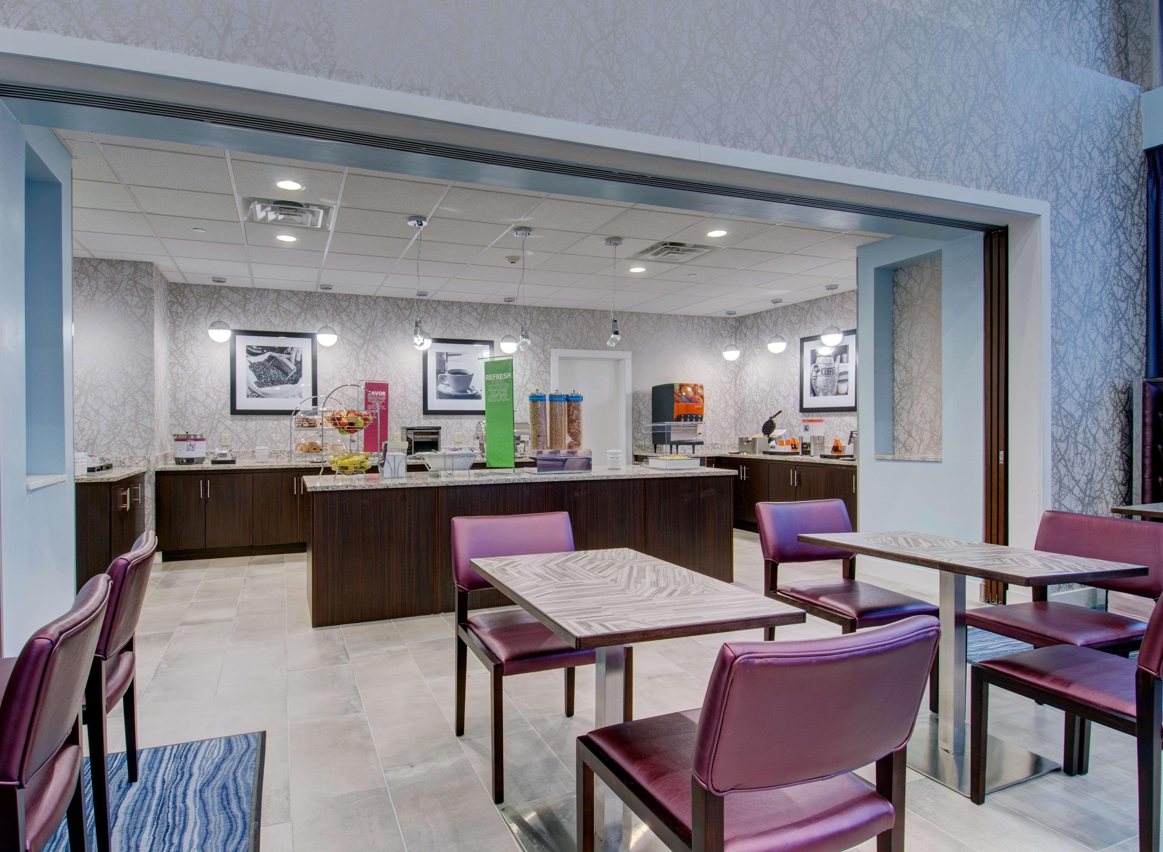 Hampton Inn & Suites Boston/Stoughton Exterior foto