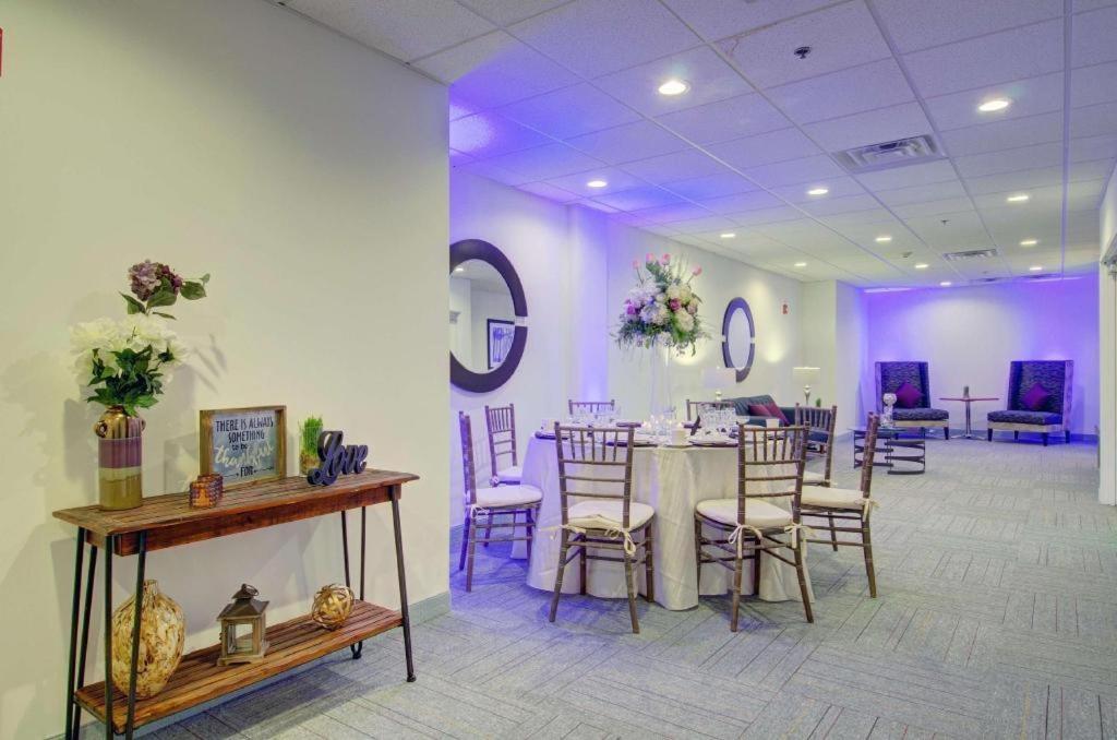 Hampton Inn & Suites Boston/Stoughton Exterior foto